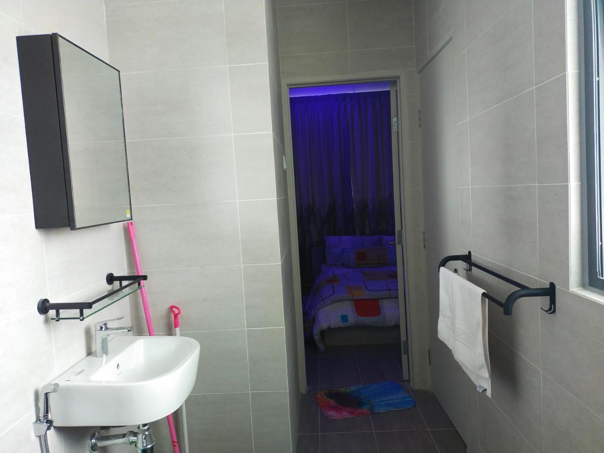 Cmk Troika Apartmen Kota Bharu Extérieur photo