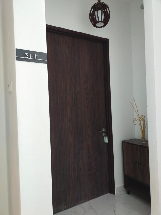 Cmk Troika Apartmen Kota Bharu Extérieur photo