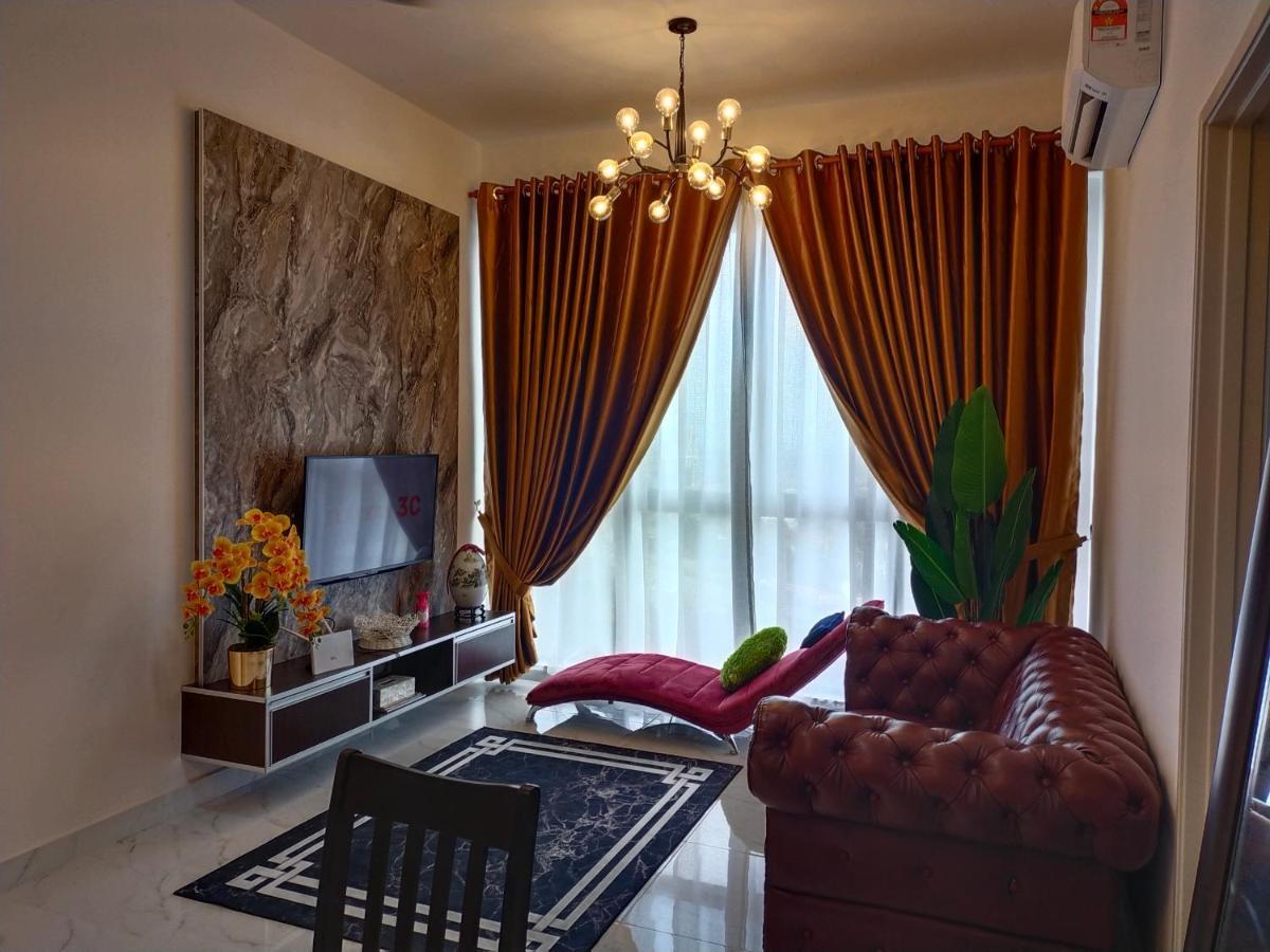 Cmk Troika Apartmen Kota Bharu Extérieur photo