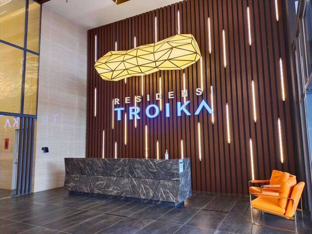 Cmk Troika Apartmen Kota Bharu Extérieur photo