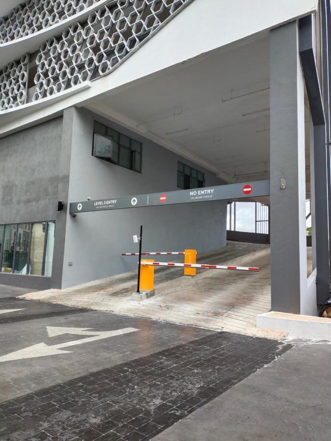 Cmk Troika Apartmen Kota Bharu Extérieur photo