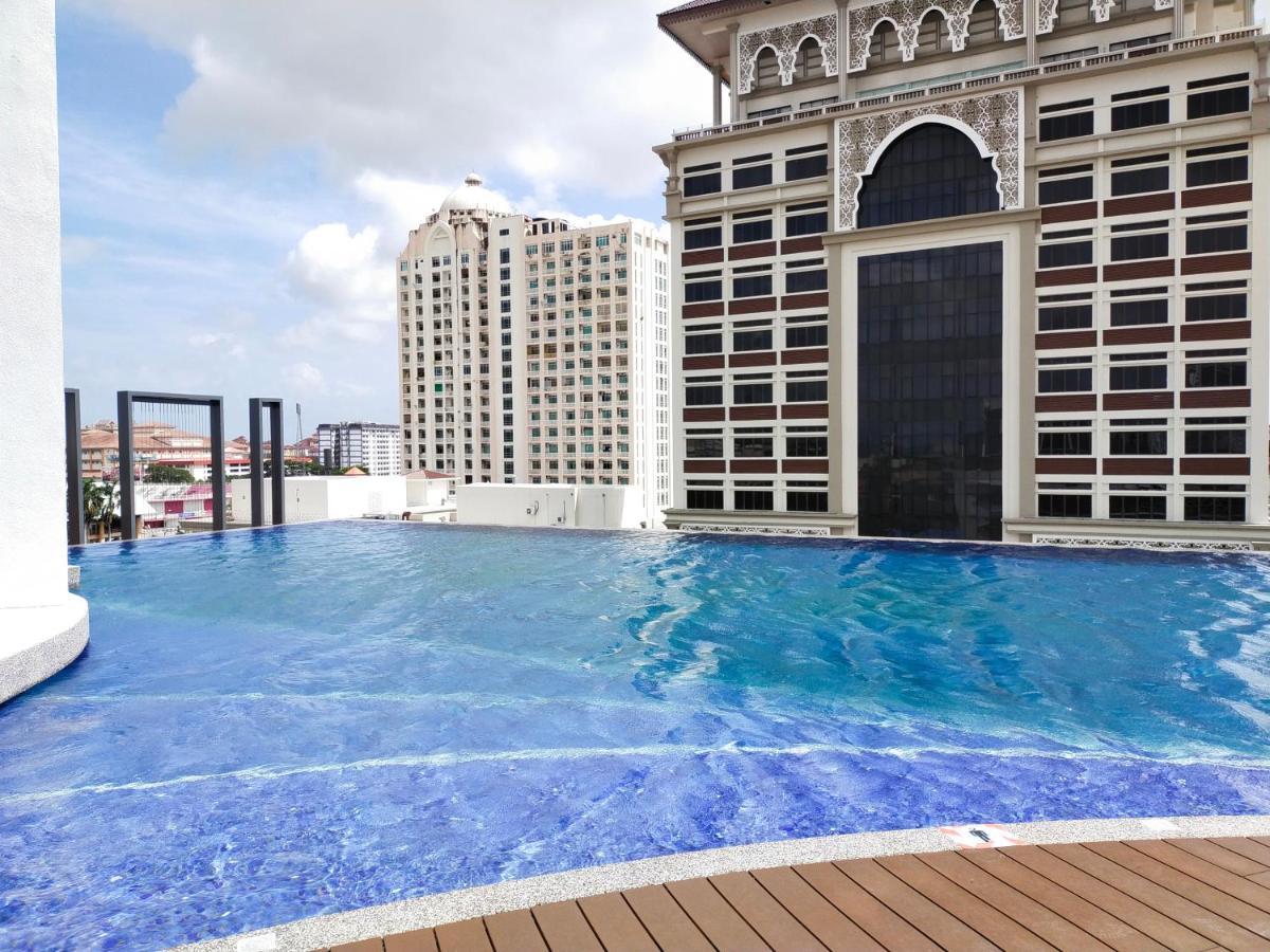 Cmk Troika Apartmen Kota Bharu Extérieur photo