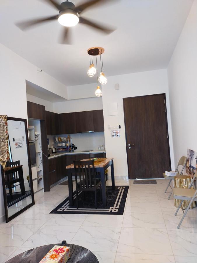 Cmk Troika Apartmen Kota Bharu Extérieur photo